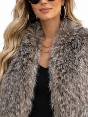 True Love Women's Faux Fur Vest - Gray